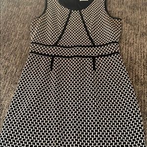 Black and white patterned dress size 14
